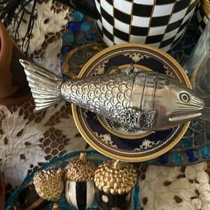 Vintage Silver Fish-Shaped Mini Bag